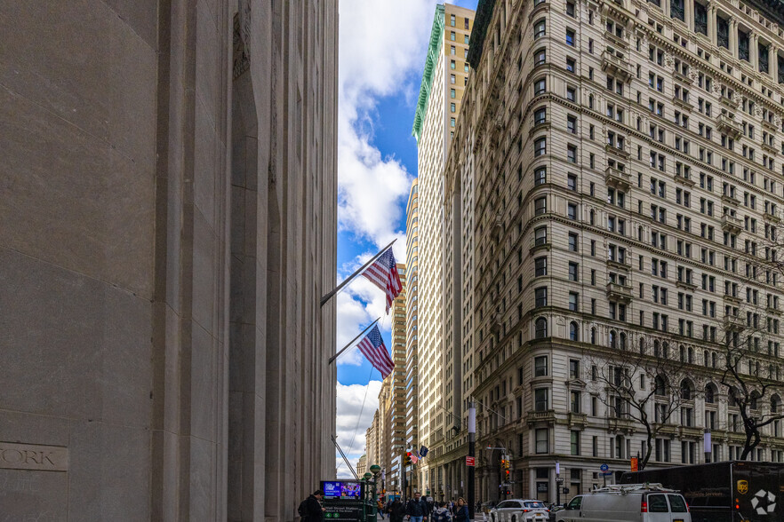 Primary Photo Of 61 Broadway, New York Office For Lease