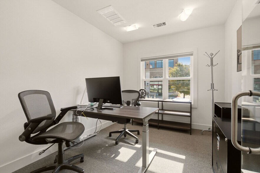 More Photos Of 7274 Elm St, Frisco Office For Sale