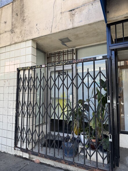 More Photos Of 630 W College St, Los Angeles Light Distribution For Sale