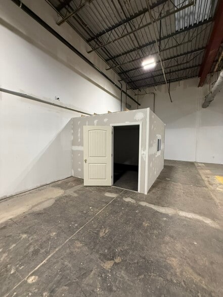 More Photos Of 128 Elm Plz, Waterville Storefront For Lease
