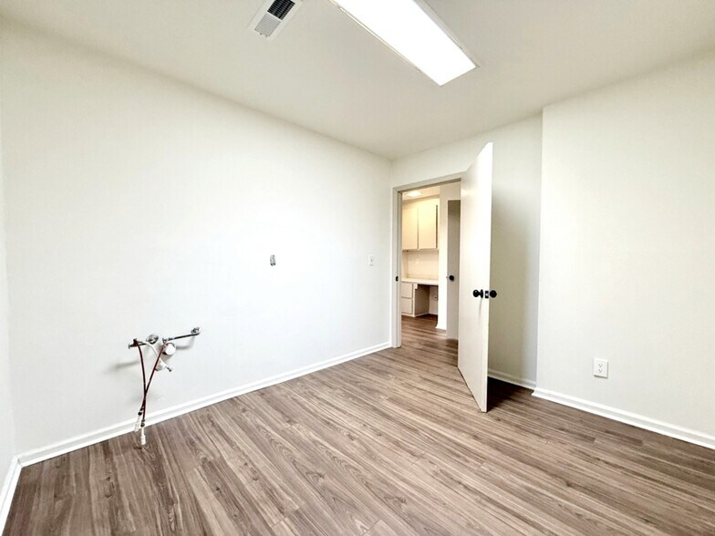 More Photos Of 421 Barony St, Moncks Corner Office For Sale