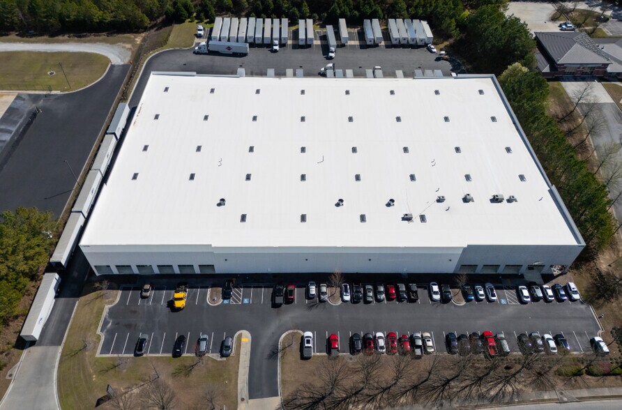More Photos Of 6725 Oakley Industrial Blvd, Union City Distribution For Lease
