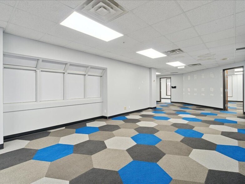 More Photos Of 1100 W Saginaw St, Lansing Medical For Sale