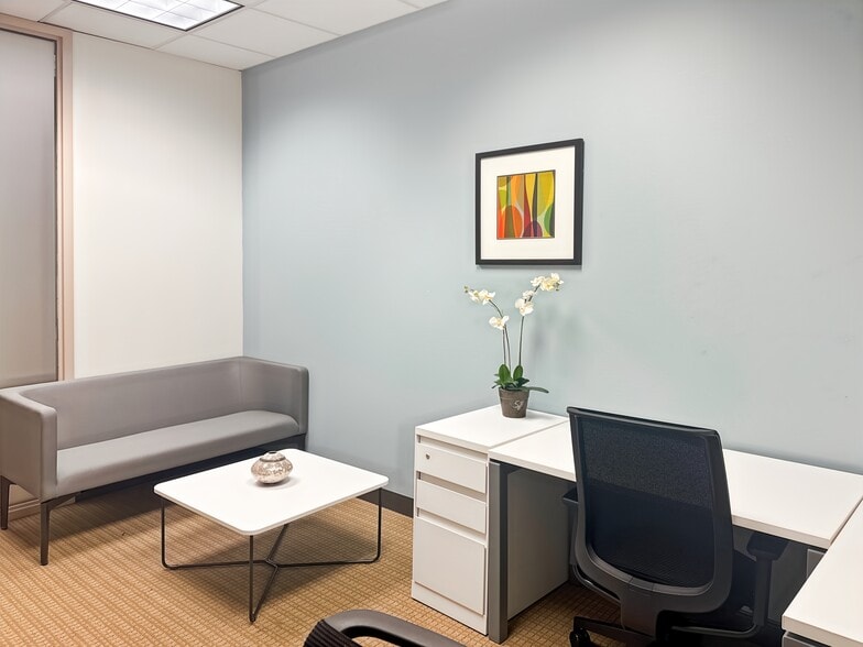 More Photos Of 5555 Glenridge Connector, Atlanta Coworking Space
