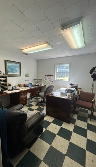 More Photos Of 5359 Highway 301, Trenton Manufacturing For Sale