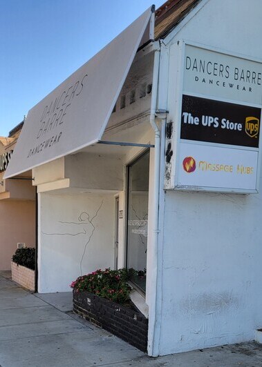 More Photos Of 13638 Ventura Blvd, Sherman Oaks Storefront For Lease