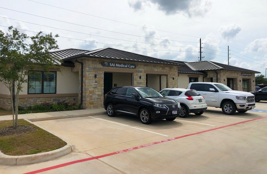 More Photos Of 800 Bonaventure Way, Sugar Land Unknown For Lease