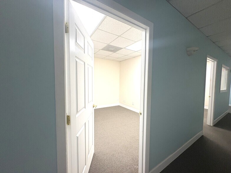 More Photos Of 1240 Rockledge Blvd, Rockledge Office For Lease
