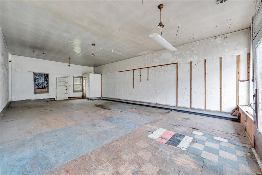 More Photos Of 2302 Melrose Ave NW, Roanoke Flex For Lease