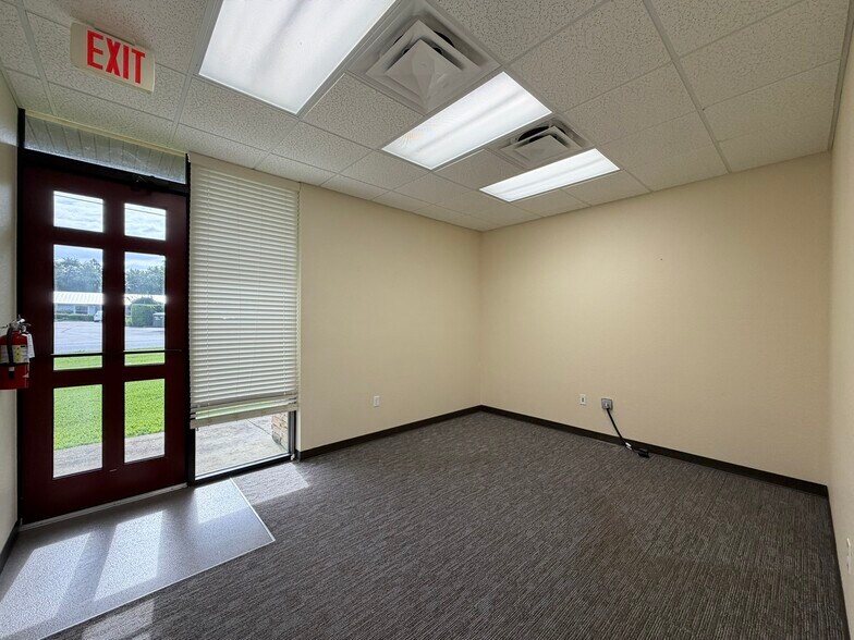 More Photos Of 3107 Medical Way, Sebring Office For Lease