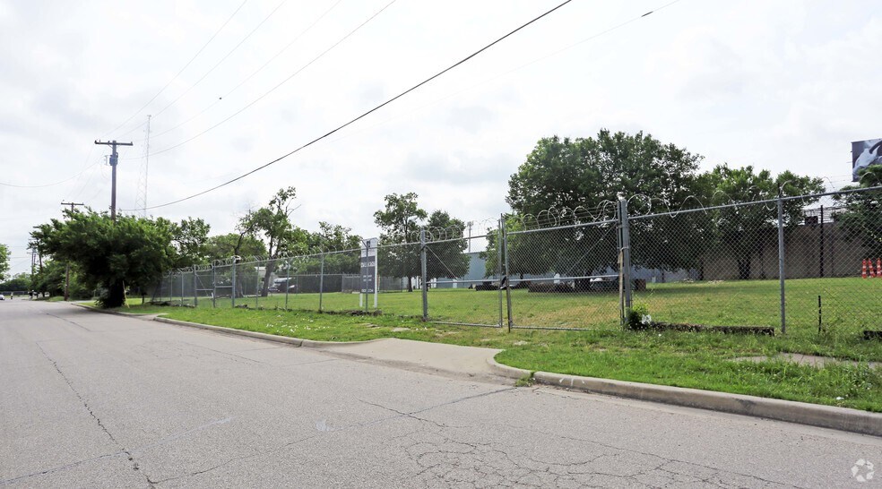 More Photos Of 2621-2625 Dawson St, Dallas Land For Sale
