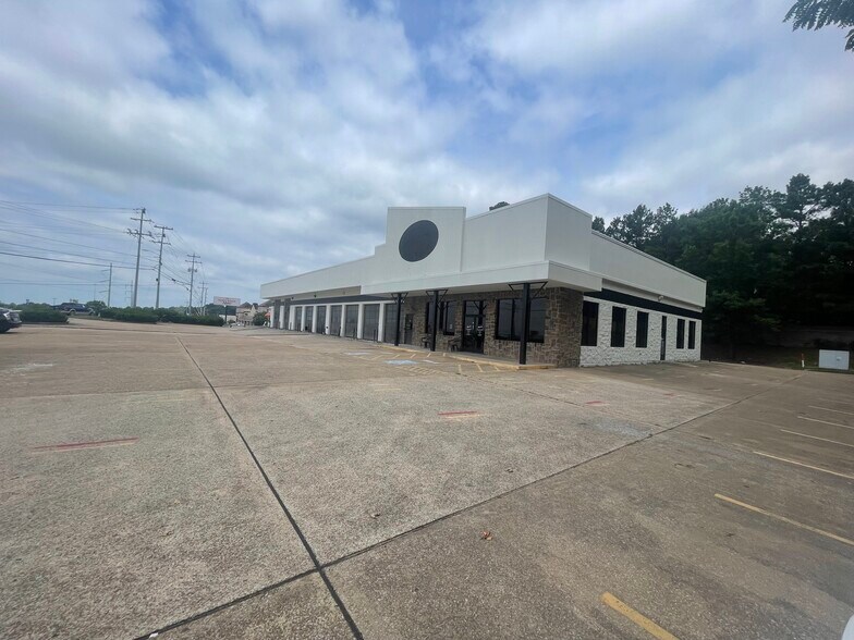More Photos Of 817 Vann Dr, Jackson Storefront Retail Office For Lease