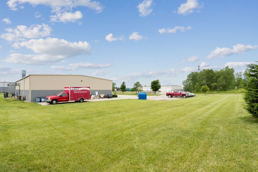 More Photos Of 801 62nd St, Marion Showroom For Sale