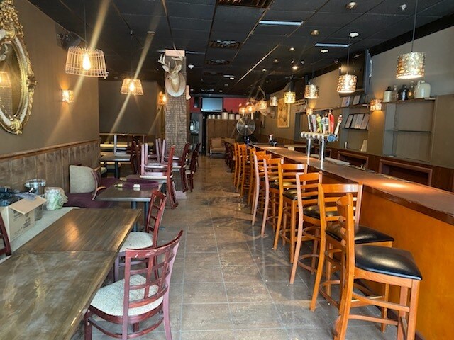 More Photos Of 2102 Market St, Philadelphia Restaurant For Lease