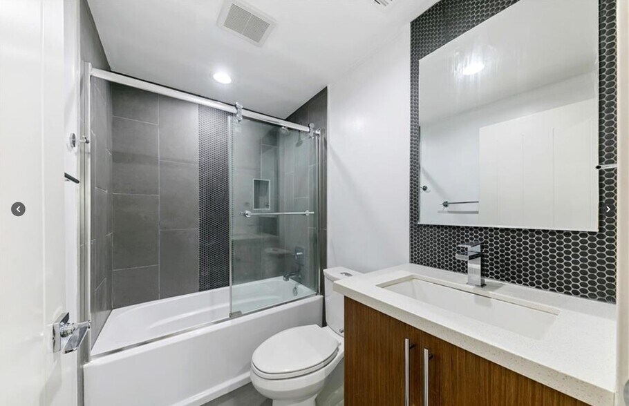 More Photos Of 961 N St Andrews Pl, Los Angeles Apartments For Sale