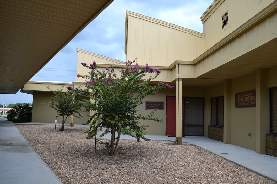 More Photos Of 5304 S Florida Ave, Lakeland Coworking Space