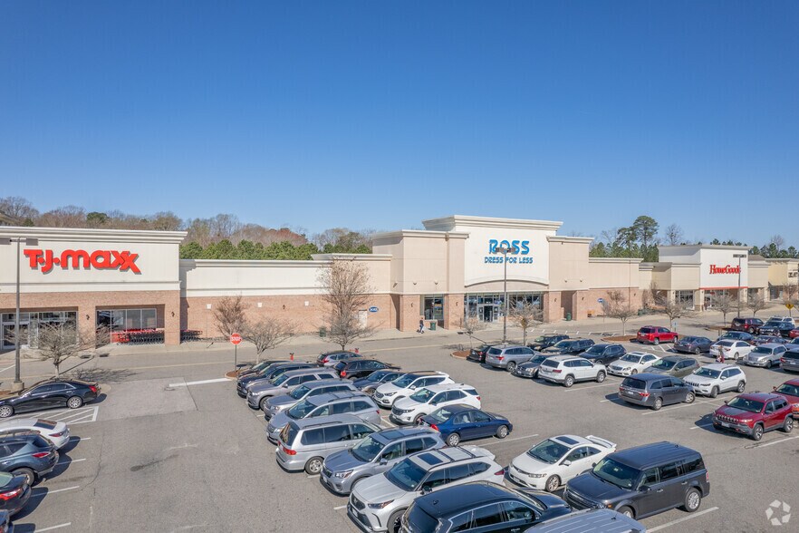 More Photos Of 12551 Jefferson Ave, Newport News General Retail For Lease