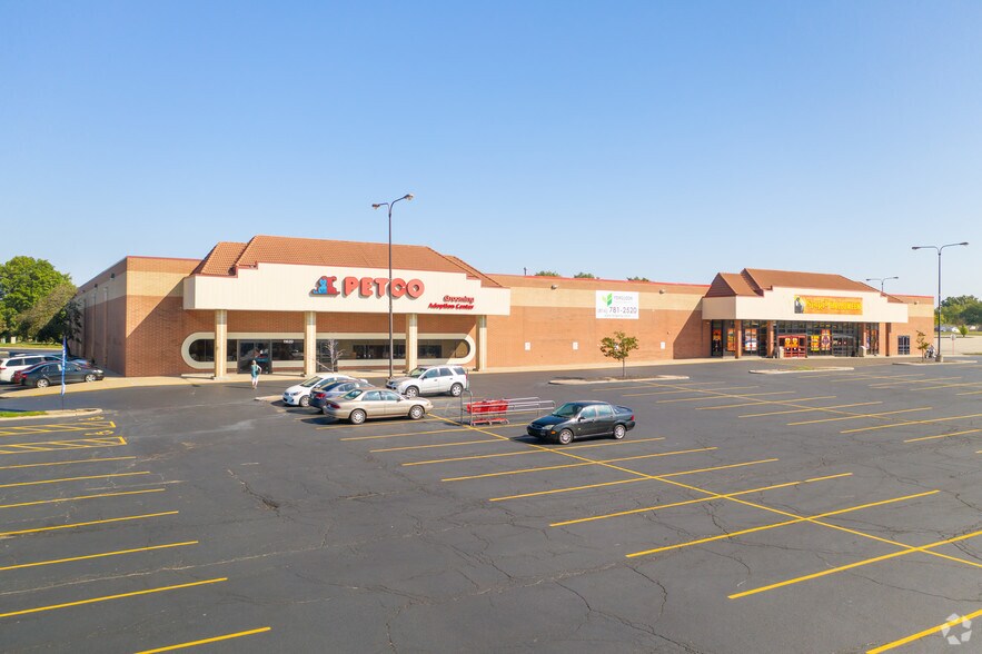 More Photos Of 11528-11570 W 95th St, Overland Park Unknown For Lease