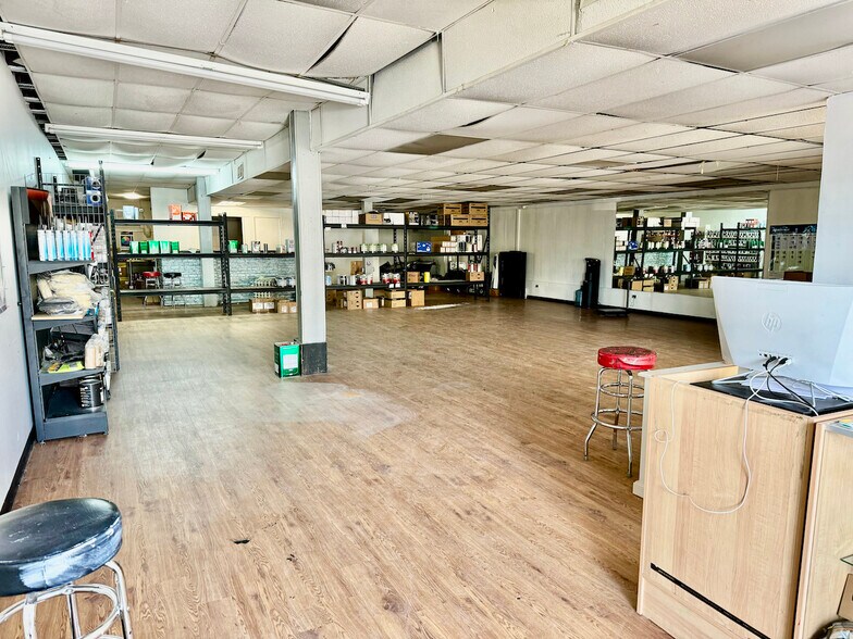 More Photos Of 7524 Hillcroft St, Houston Freestanding For Sale