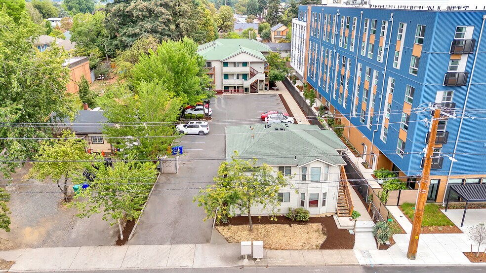 More Photos Of 10405-10409 E Burnside St, Portland Apartments For Sale