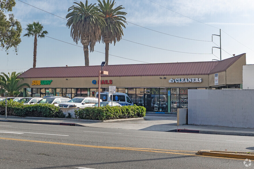 More Photos Of 300 W Manchester Blvd, Inglewood Storefront For Sale