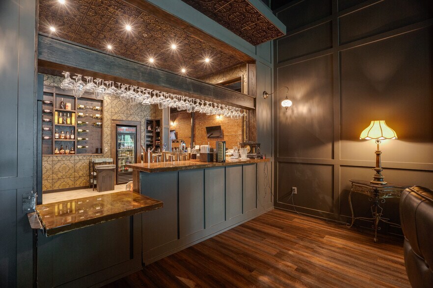 More Photos Of 809 Ohio Ave, Wichita Falls Bar For Sale