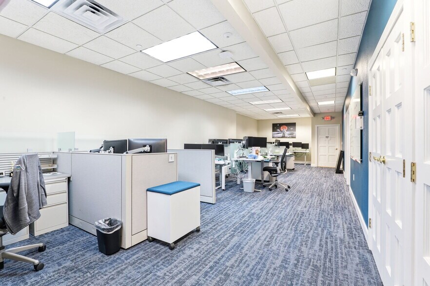 More Photos Of 7351 Office Park Pl, Melbourne Office For Sale