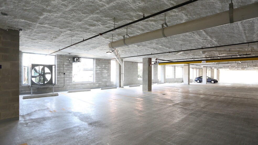 More Photos Of 1400 N High St, Columbus Apartments For Lease