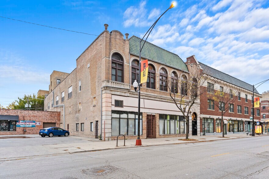 More Photos Of 4940-4942 N Sheridan Rd, Chicago Apartments For Sale