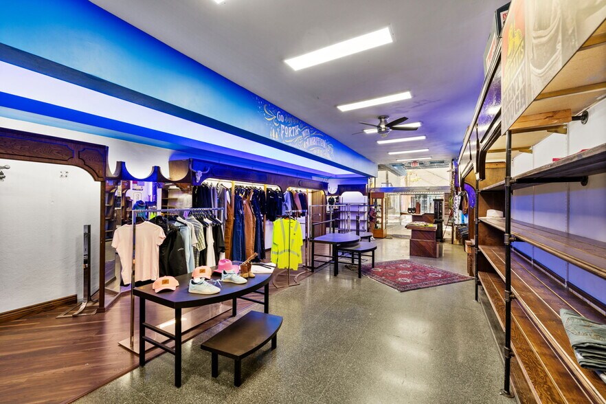 More Photos Of 923 K St, Sacramento Storefront For Lease