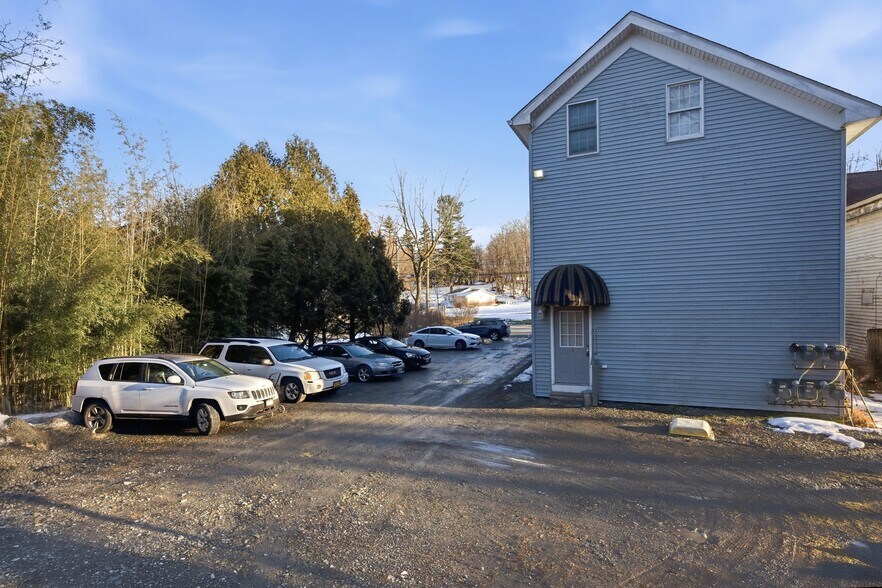 More Photos Of 106 Newport Bridge Rd, Warwick Multifamily For Sale