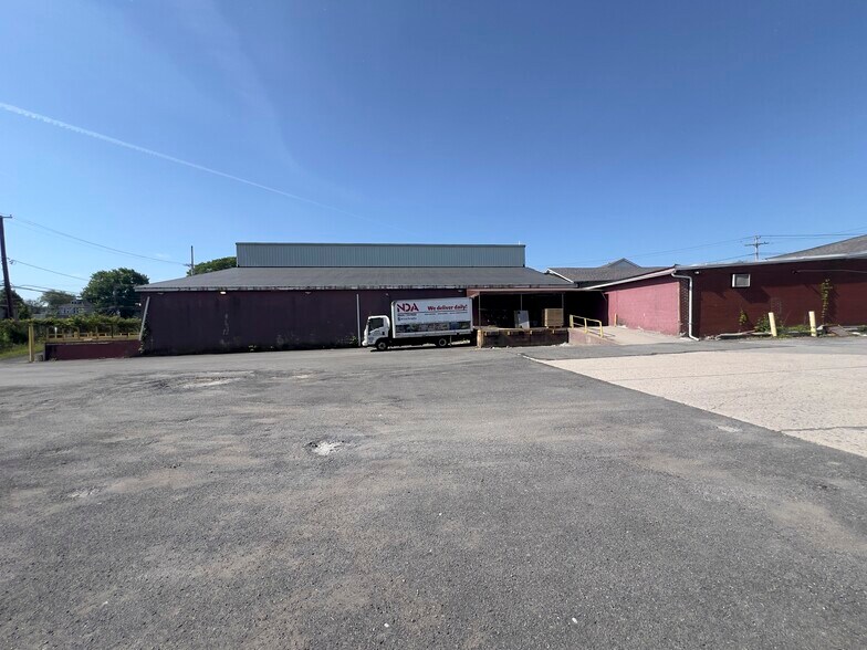 More Photos Of 2 S Plank Rd, Newburgh Warehouse For Sale