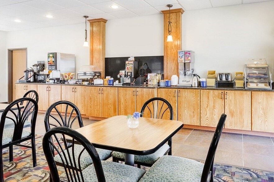 More Photos Of 3042 Silverberg Dr, Sidney Hotel For Sale