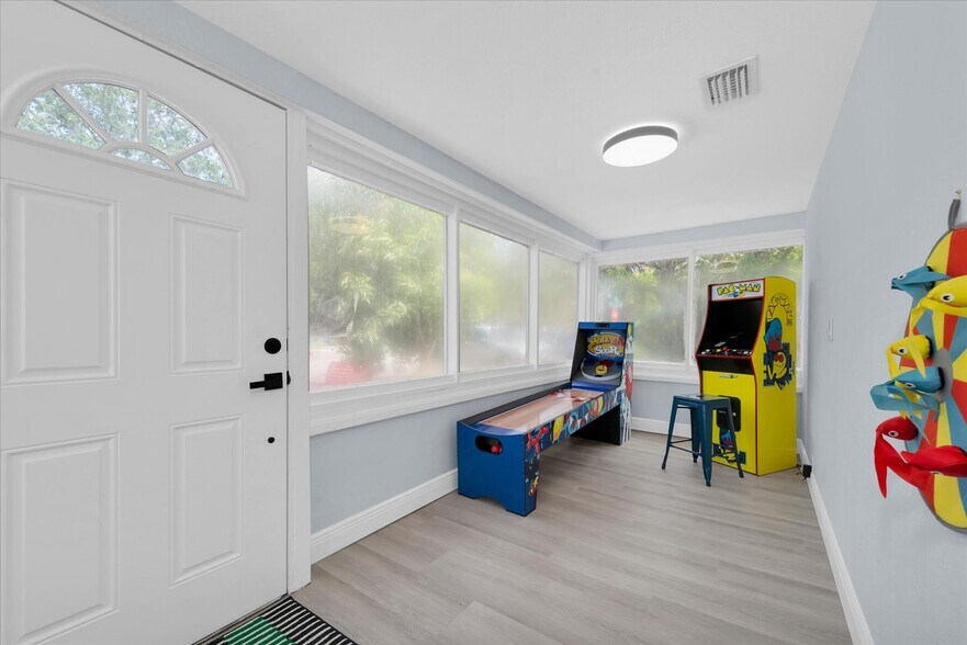 More Photos Of 4000 46th St N, Saint Petersburg Hospitality For Sale