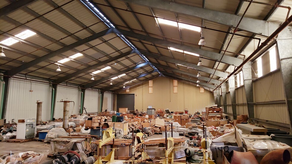 More Photos Of 139 Joe Brown Rd, Lockport Warehouse For Sale