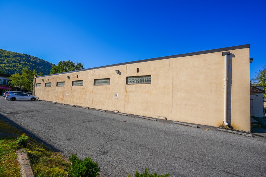 More Photos Of 431 Delaware Ave, Palmerton Office For Sale