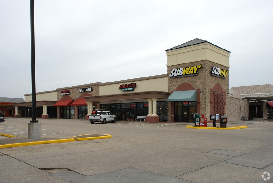 More Photos Of 501 W Belt-Line Rd, Richardson Unknown For Lease