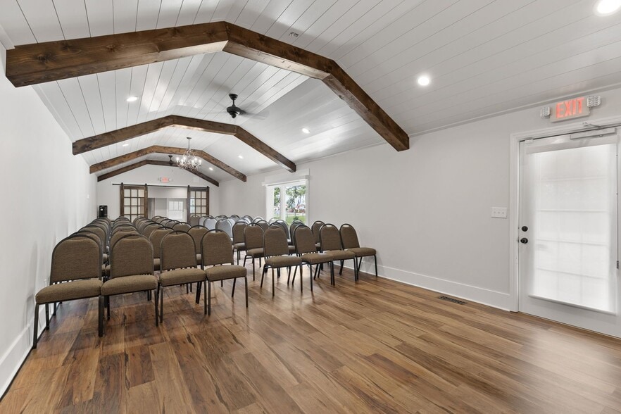 More Photos Of 157 Old Shackle Island Rd, Hendersonville Storefront Retail Office For Sale