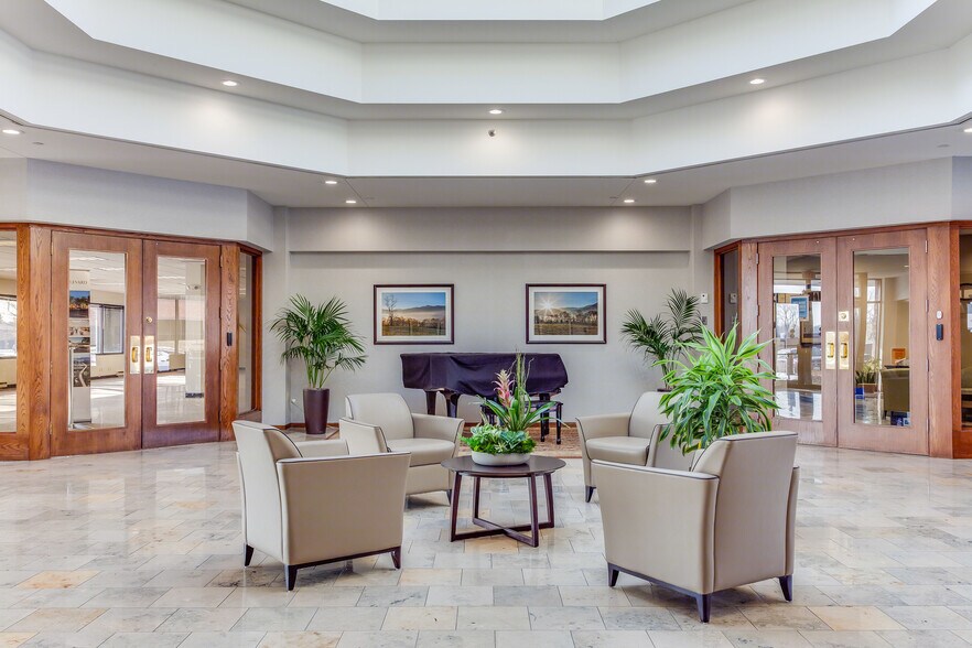 More Photos Of 250 N Patrick Blvd, Brookfield Office For Lease