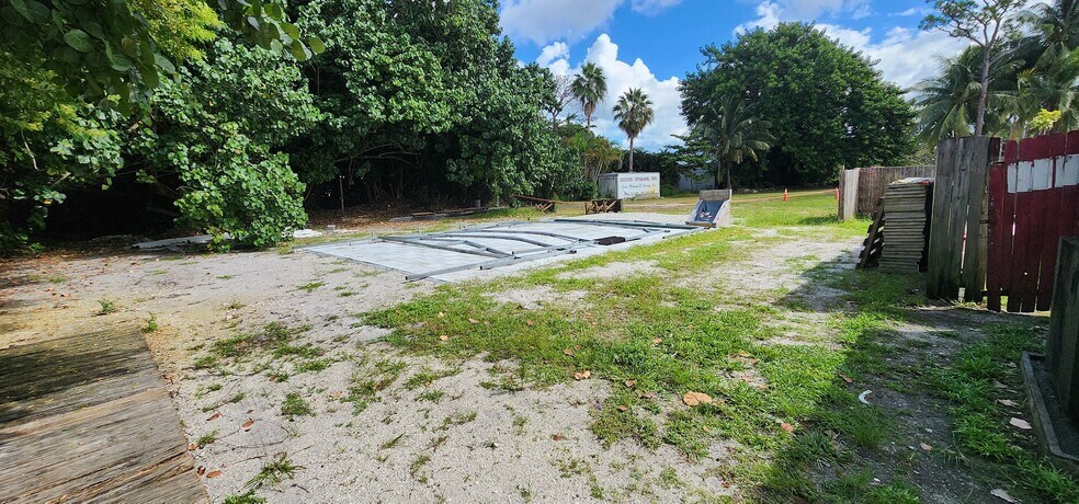 More Photos Of , Palm Springs General Retail For Sale