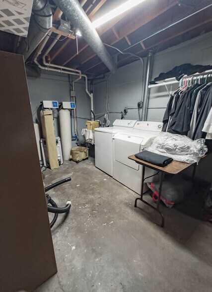 More Photos Of 205 Main St, Onalaska Specialty For Sale