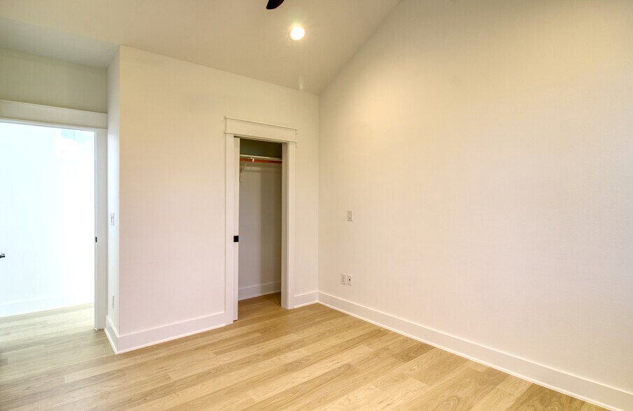 More Photos Of 2608 Bristol Dr, Austin Multifamily For Sale