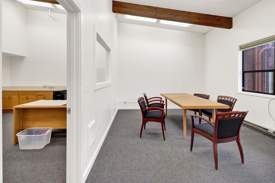 More Photos Of 1326 N Garden St, Bellingham Religious Facility For Lease