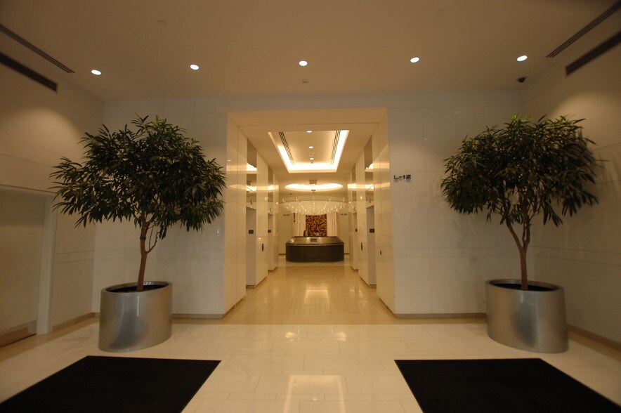 More Photos Of 230 Peachtree St NW, Atlanta Office For Lease