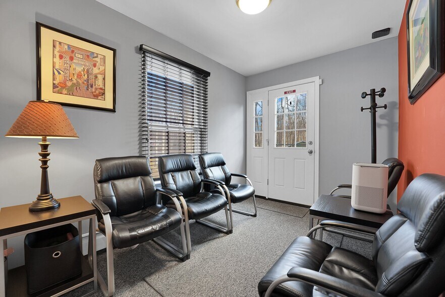 More Photos Of 1 Shadetree Pl, Long Valley Healthcare For Sale
