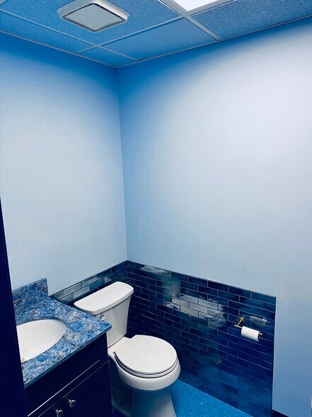 More Photos Of 700 Coventry Dr, Phillipsburg Medical For Sale