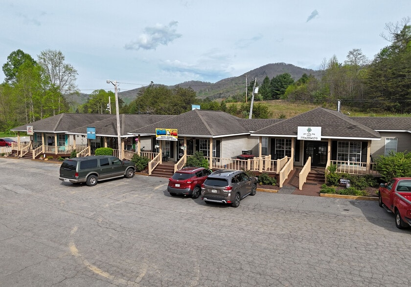 More Photos Of 3196 Highway 515 E, Blairsville Storefront For Lease