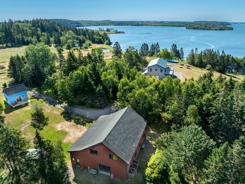 More Photos Of 54 Toll Bridge Rd, Eastport Hotel For Sale
