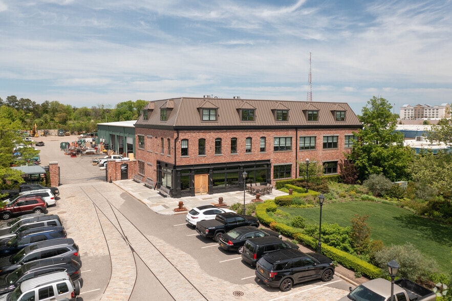 More Photos Of 25 Newton Pl, Hauppauge Office For Sale