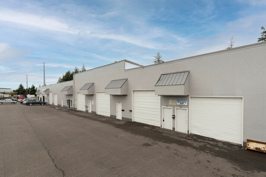 More Photos Of 8016 Durango St SW, Lakewood Warehouse For Lease